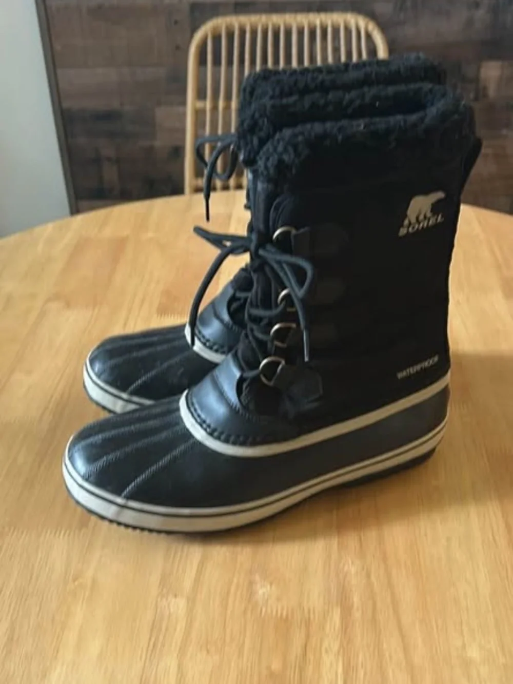 Men’s NEW Sorel Winter Boots Size 12 NWOT
